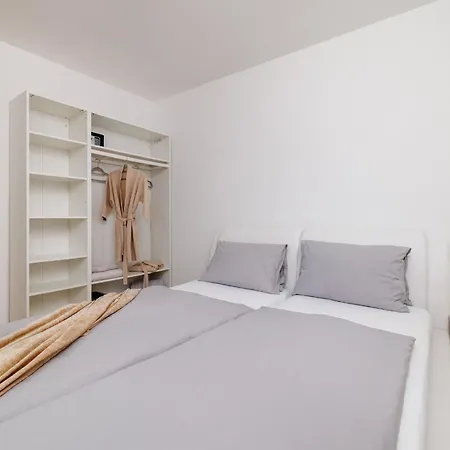 Jozic * 茨里克韦尼察